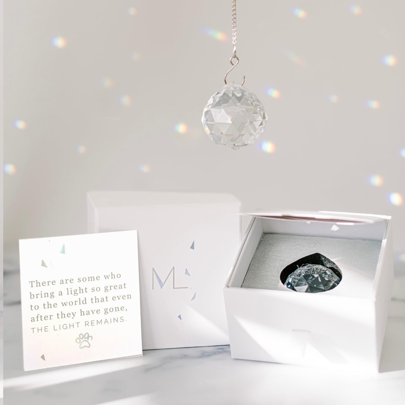 Pet Memorial Gift – Unique Sympathy Gift for Loss of Dog & Cat, Modern Bereavement Gift for Daily Remembrance, Pet Loss Gift, 40mm Crystal Ornament Rainbow Maker & Paw Print Keepsake Card