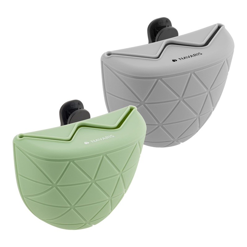 Navaris Silicone Dog Treat Pouches (Set of 2) – Dog Treat Pouch Holder Bag with Clip for Training, Treats, Leash – Triangle Design – Green and Gray