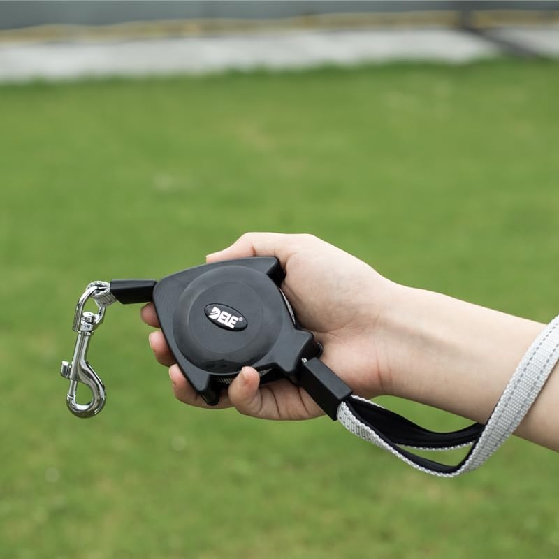 Retractable Dog Training Leash. Lightweight, Durable, and Hands-Free Design. Tangle-Free Convenience for Active Pet Owner (Medium) Medium