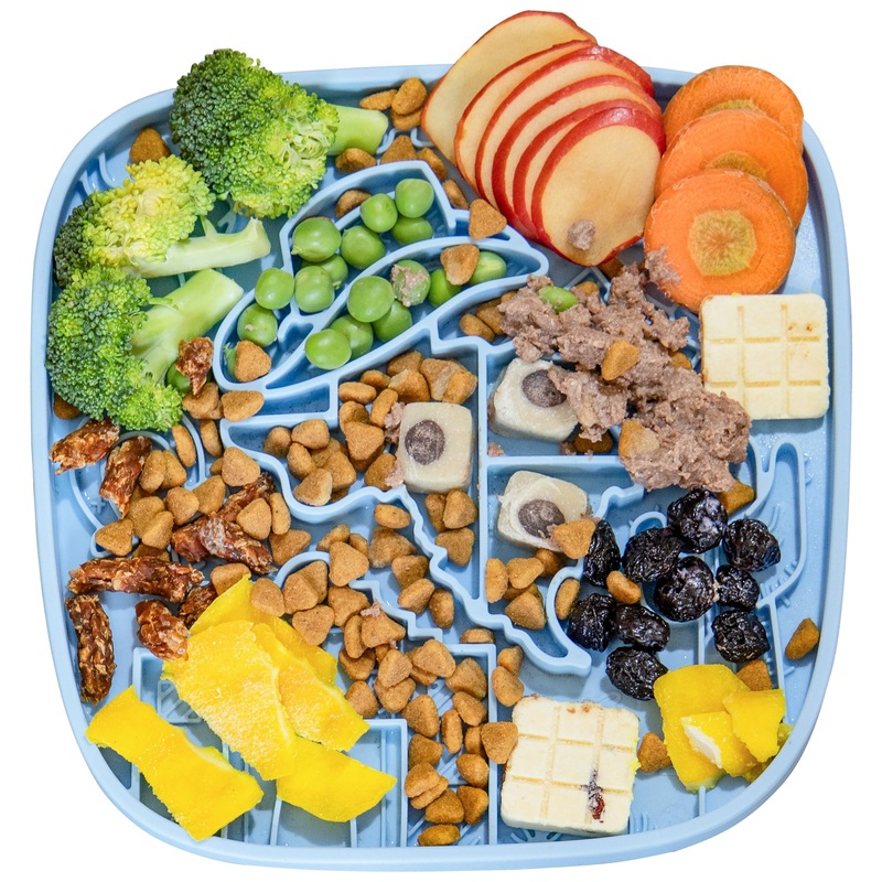 Dog Lick Mat,Freezable Dog Enrichment Toys for Mental Stimulation and Anxiety Relief, Silicone Lick Mat for Dogs and Cats, Dog Slow Feeder That Supports All Types of Food, Blue