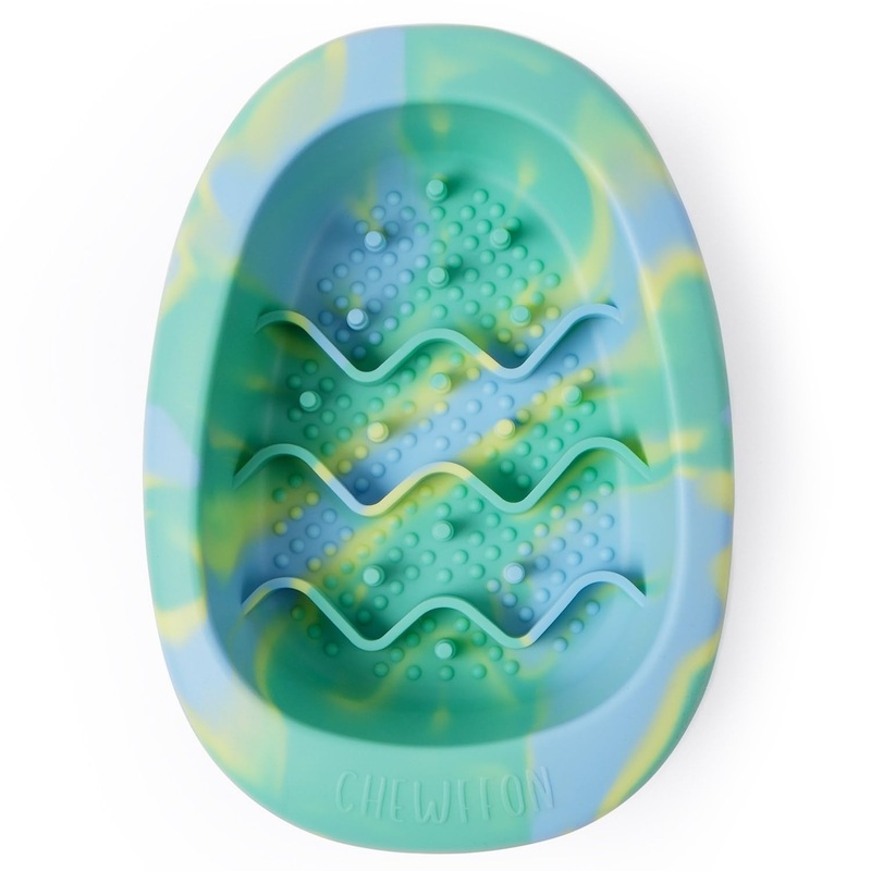 Interactive Dog Lick Mat Bowl, BPA-Free Silicone Dog Slow Feeder Bowl with Suction Cups, Non Slip Food Bowl for Dogs and Cats, Reduces Boredom and Anxiety, Dishwasher Safe, Green Small