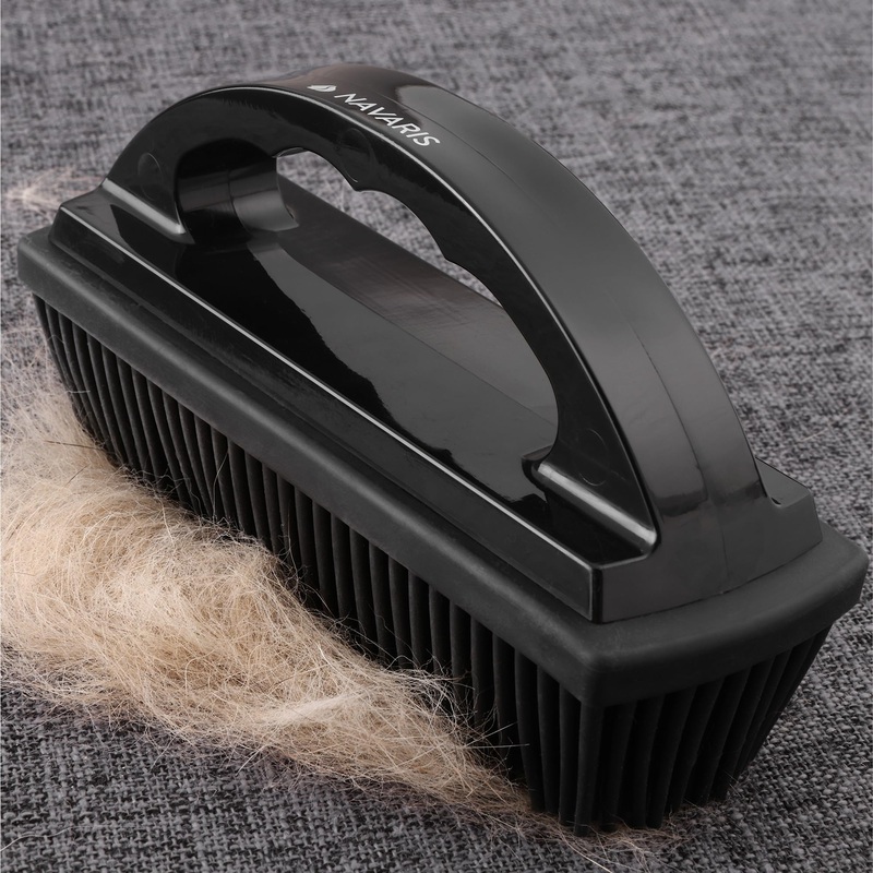 Navaris Pet Hair Remover Brush – for Multiple Surfaces Including Furniture, Carpets, Clothes – Dog and Cat Quick Easy Fur Remover with Handle – 15.5 x 8.5 x 5cm (6.1″ x 3.3″ x 2″)