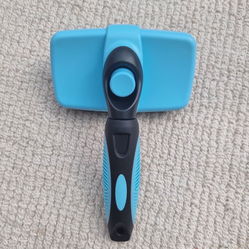 PetEd Slicker Brush For Dogs – The Ultimate Dog Brush for Shedding Hair & Fur & Best Slicker Brush for Doodles, Light Blue, 12.6cm x 19cm x7cm